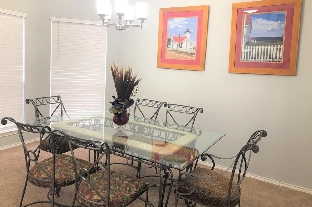 Photo of Bedroom in Garland