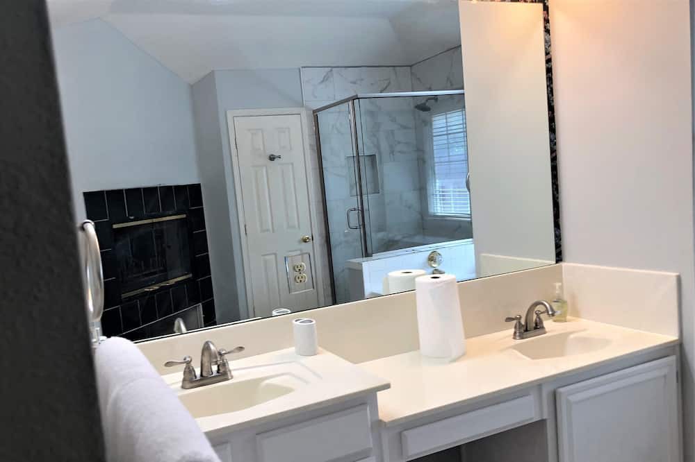 Photo of Bathroom in Garland