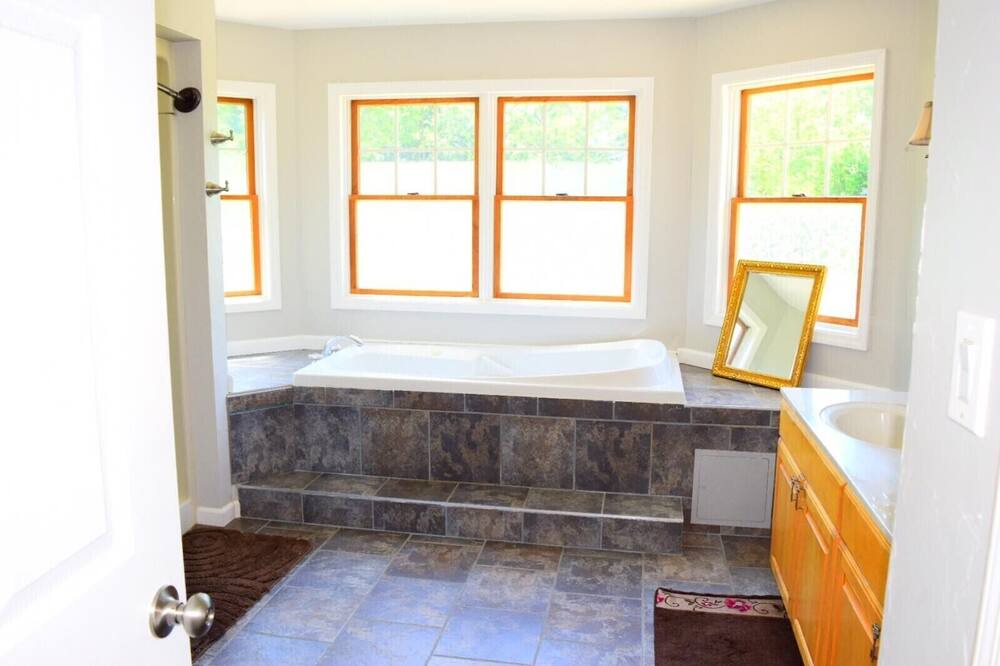 Photo of Bathroom in Bay Shore