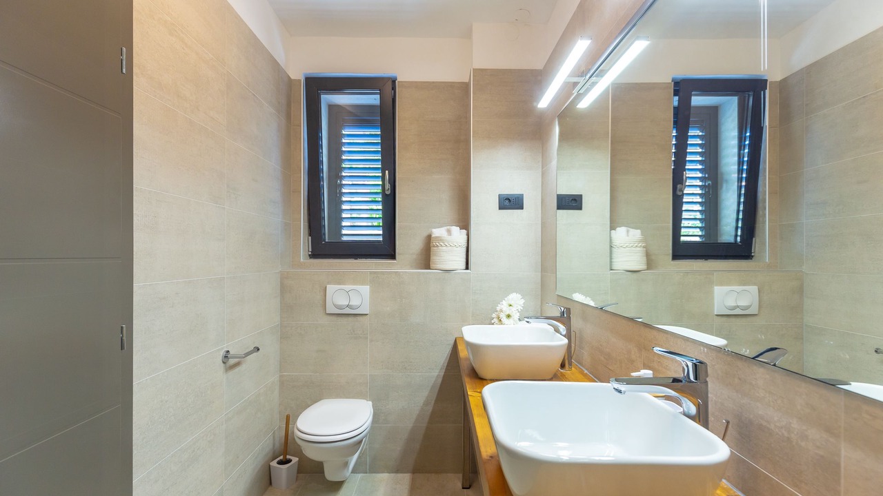 Photo of Bathroom in Pile