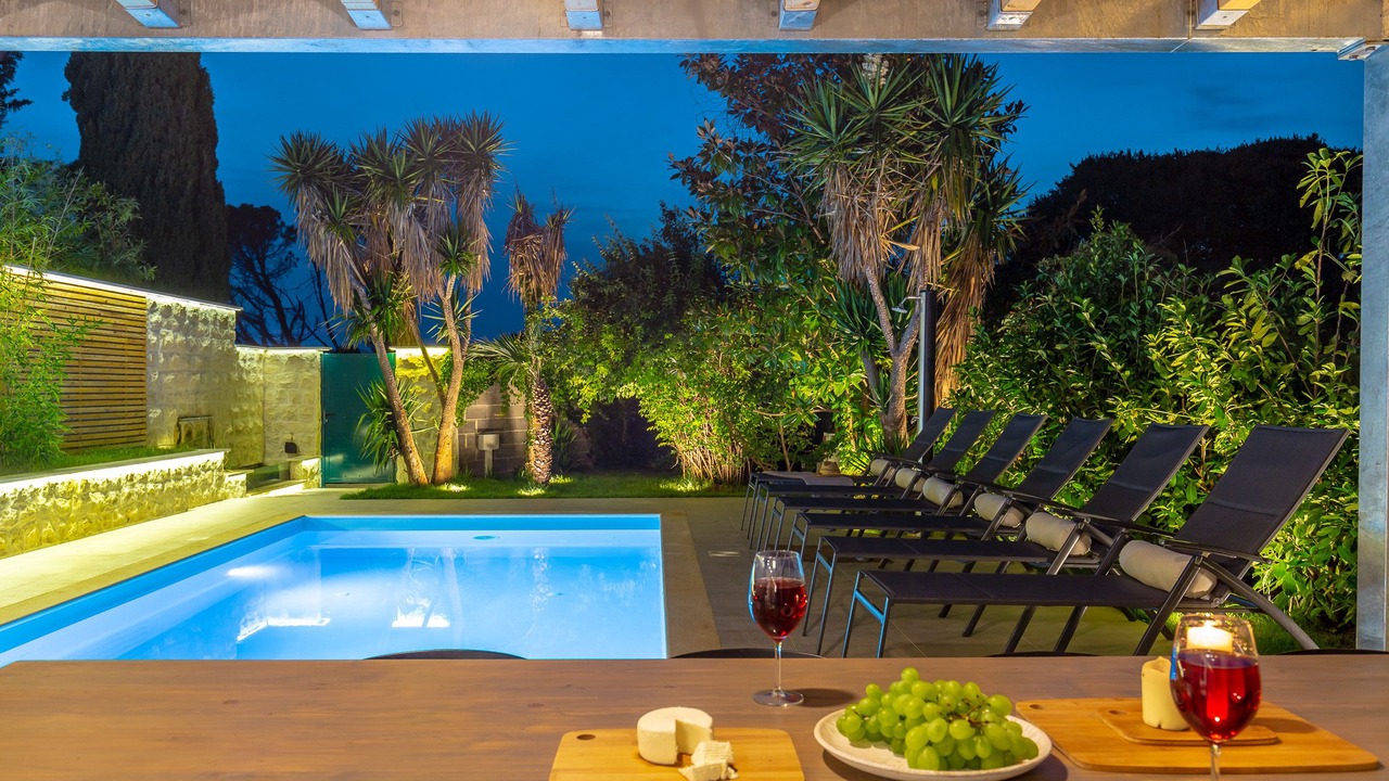Photo of Outdoor in Pile