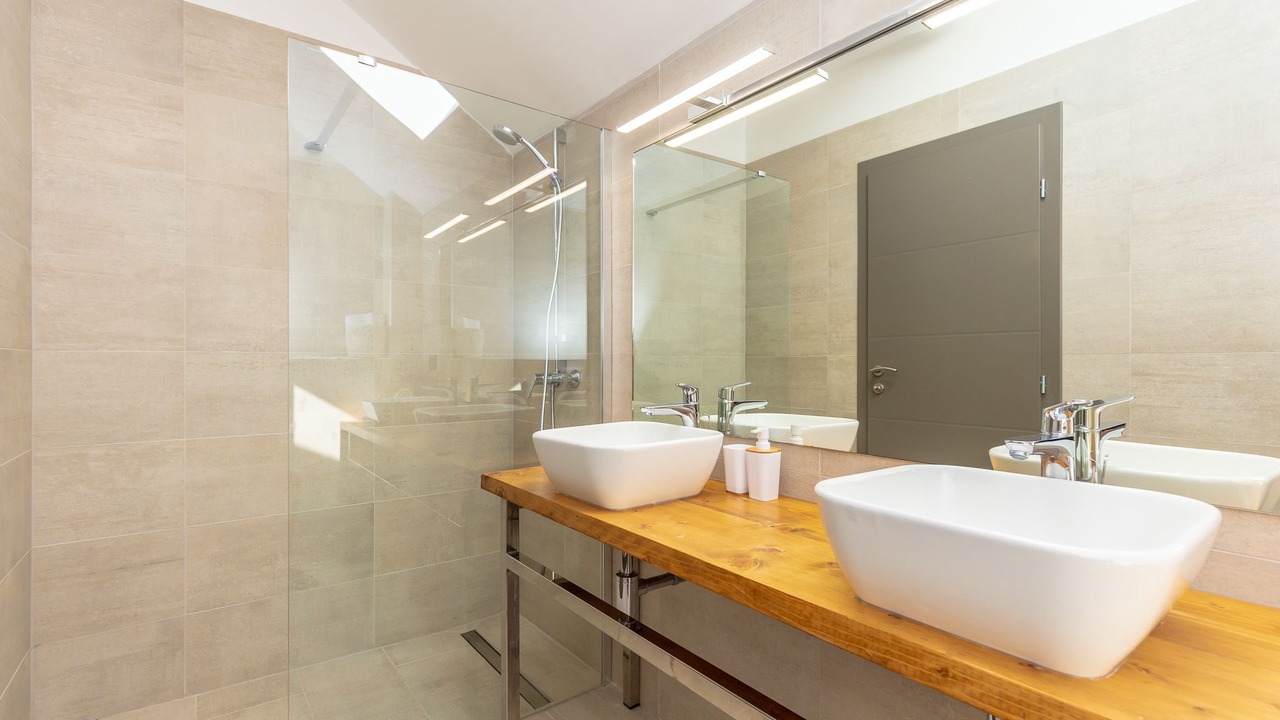 Photo of Bathroom in Pile