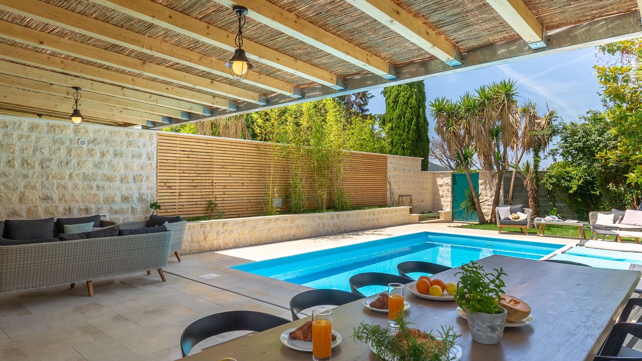 Photo of Outdoor in Pile
