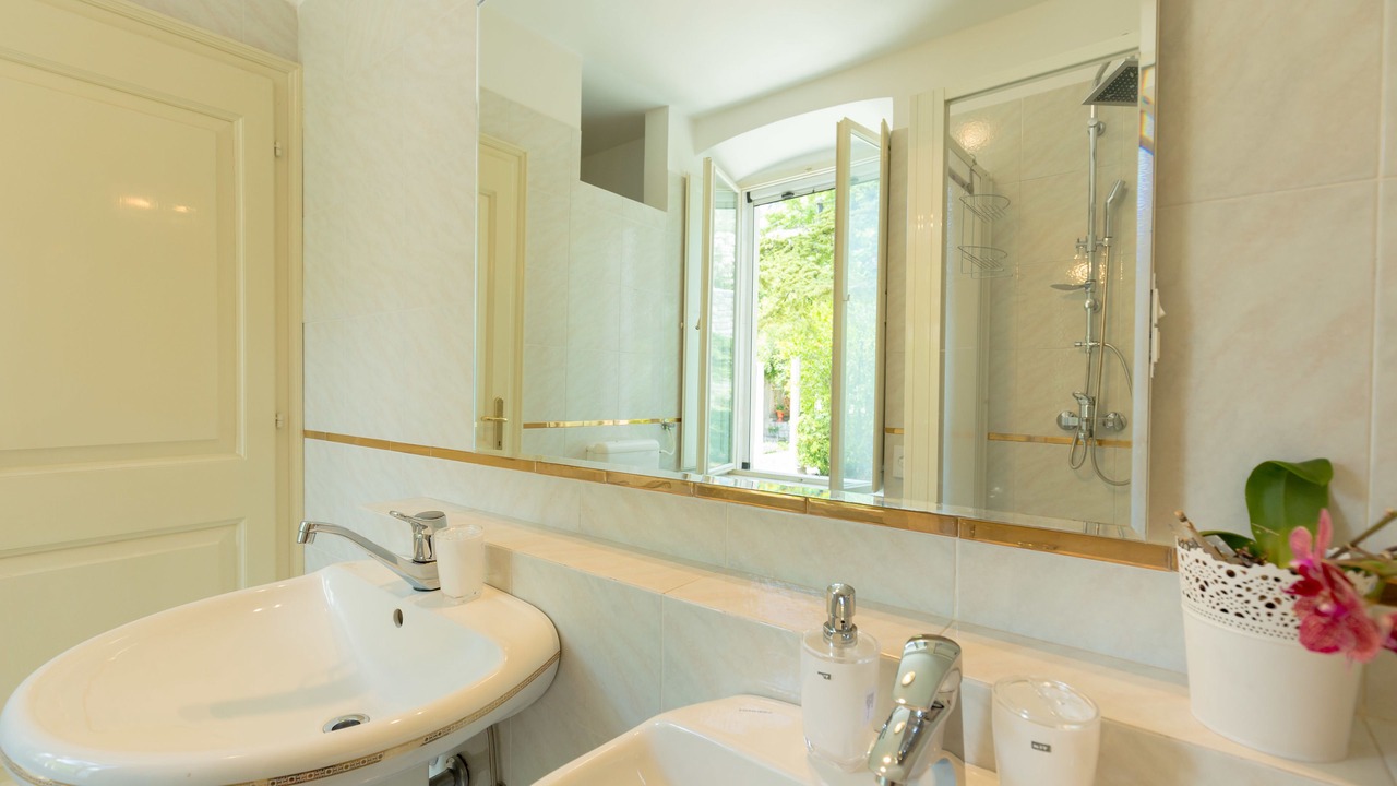 Photo of Bathroom in Pile
