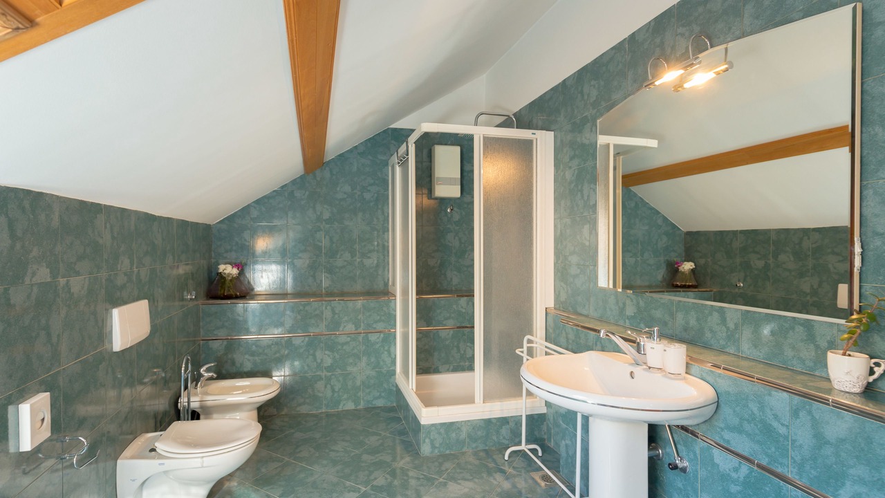 Photo of Bathroom in Pile