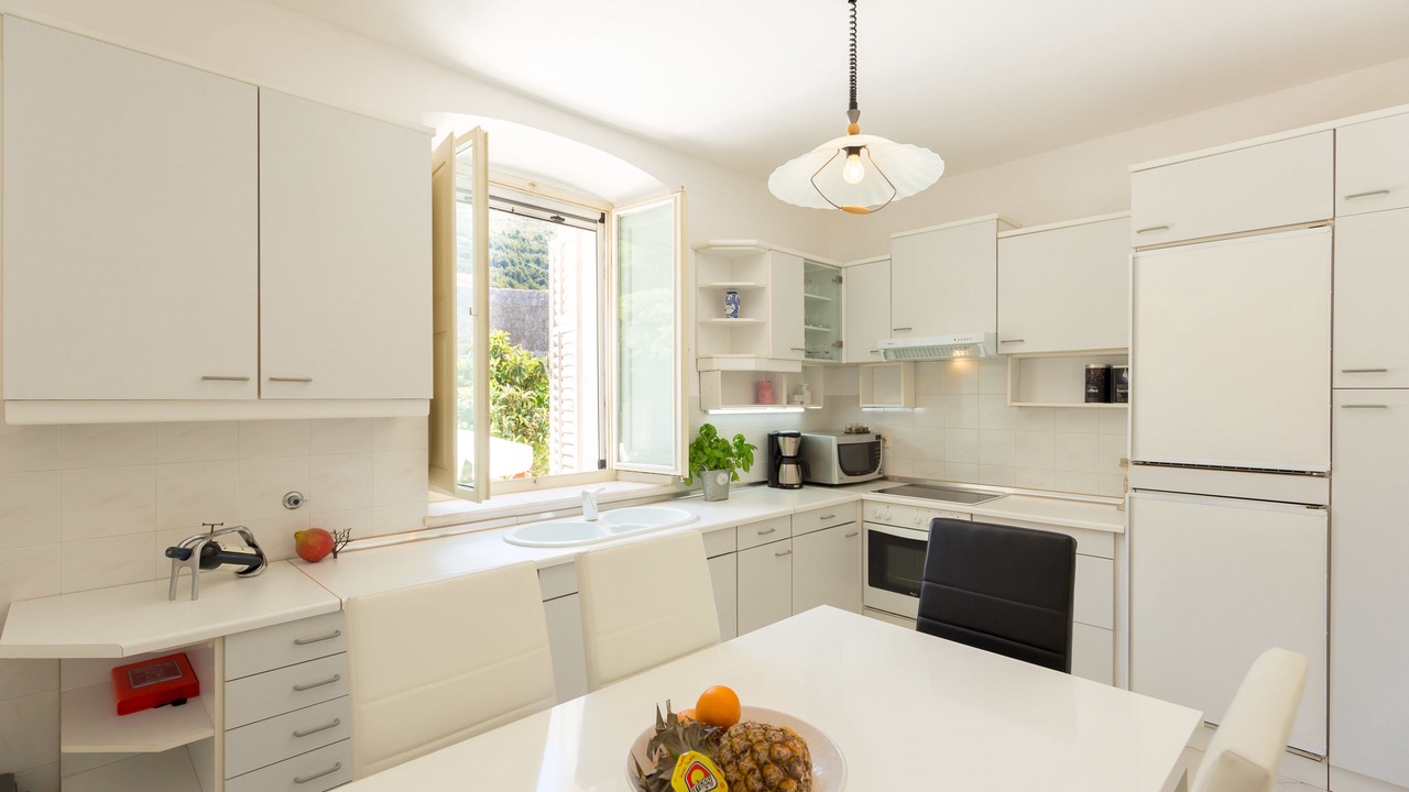 Photo of Kitchen in Pile