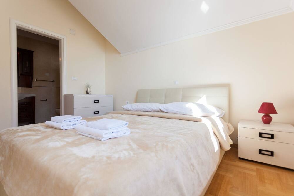 Photo of Bedroom in Ploce