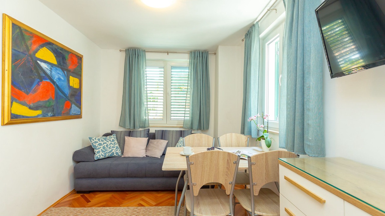 Photo of Bedroom in Pile