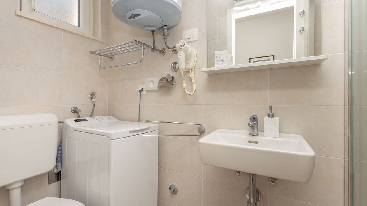 Photo of Bathroom in Pile