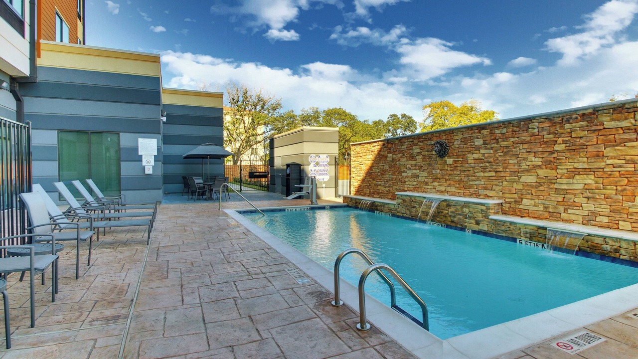 Photo of Outdoor in Garden Oaks