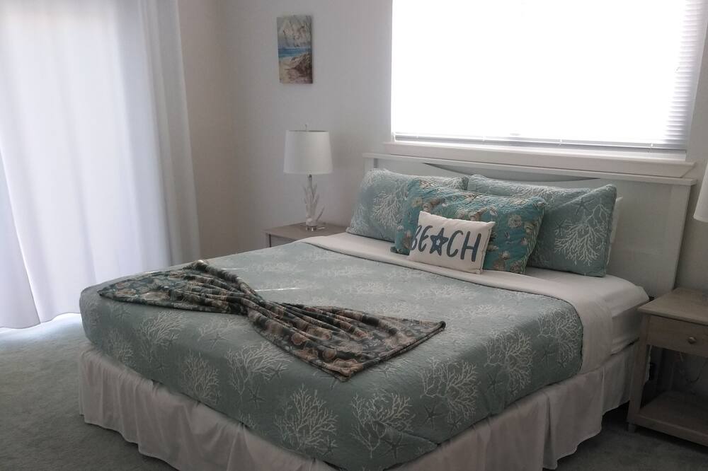 Photo of Bedroom in Indian Beach
