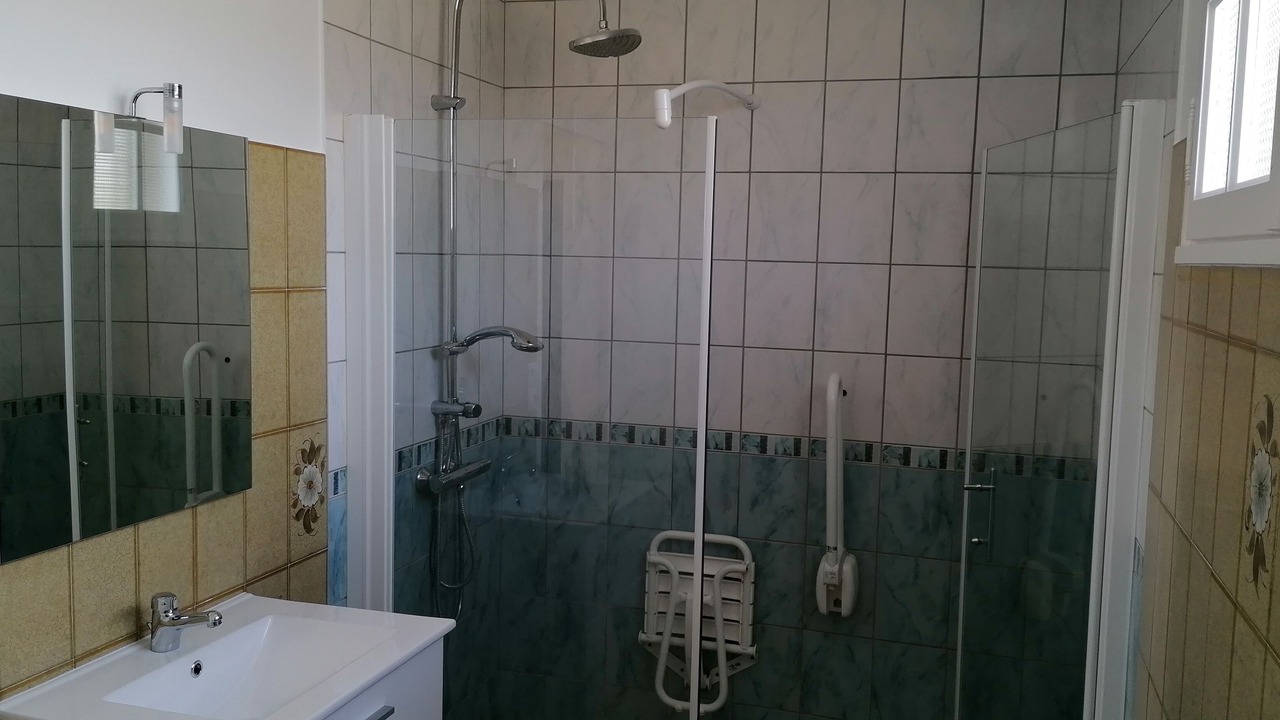 Photo of Bathroom in Saint-Corneille