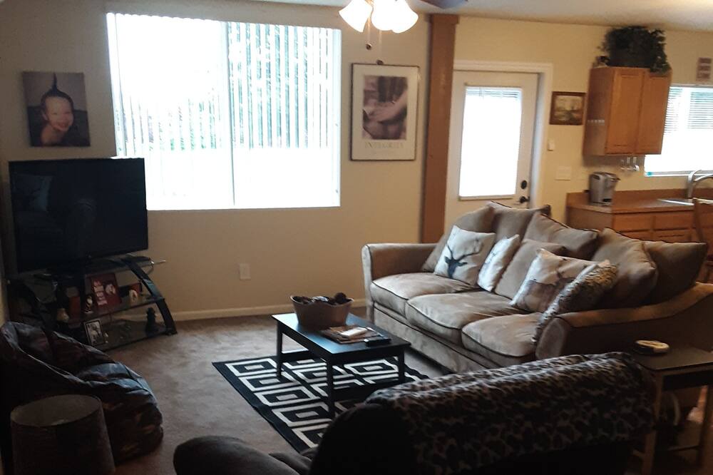 Photo of Livingroom in Estacada