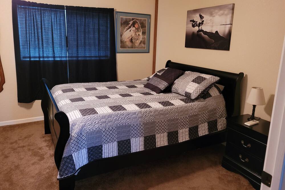 Photo of Bedroom in Estacada
