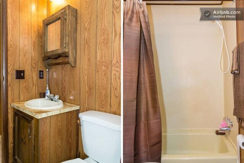 Photo of Bathroom in Purling