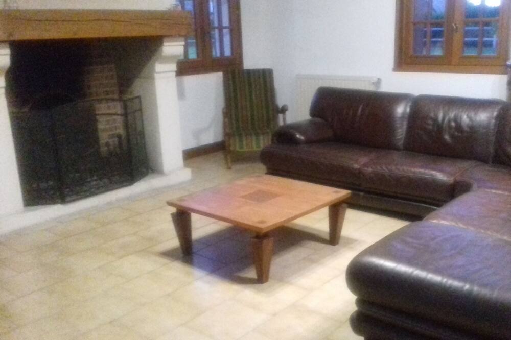 Photo of Livingroom in Bourgeauville