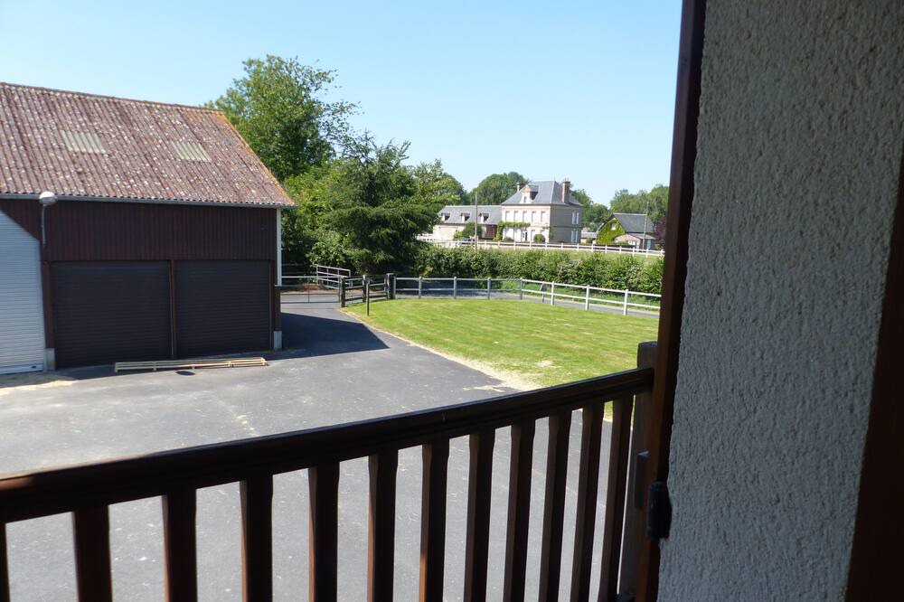 Photo of Patio Balcony in Bourgeauville