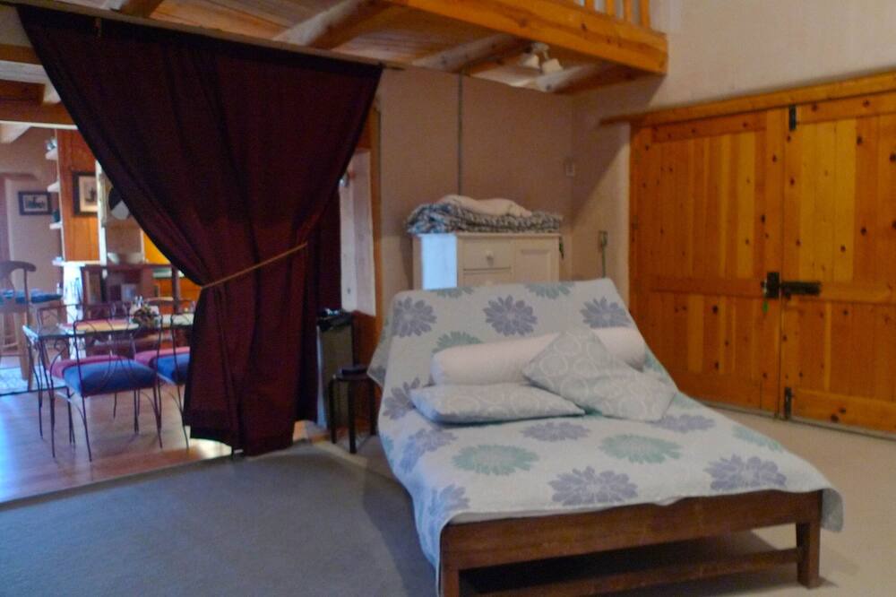 Photo of Bedroom in Bosque Farms