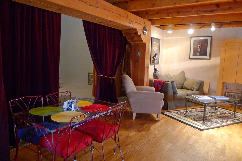Photo of Livingroom in Bosque Farms