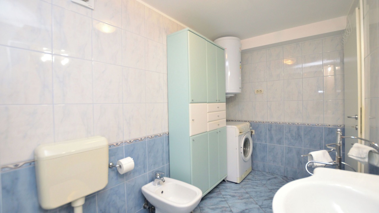 Photo of Bathroom in Sarsoni