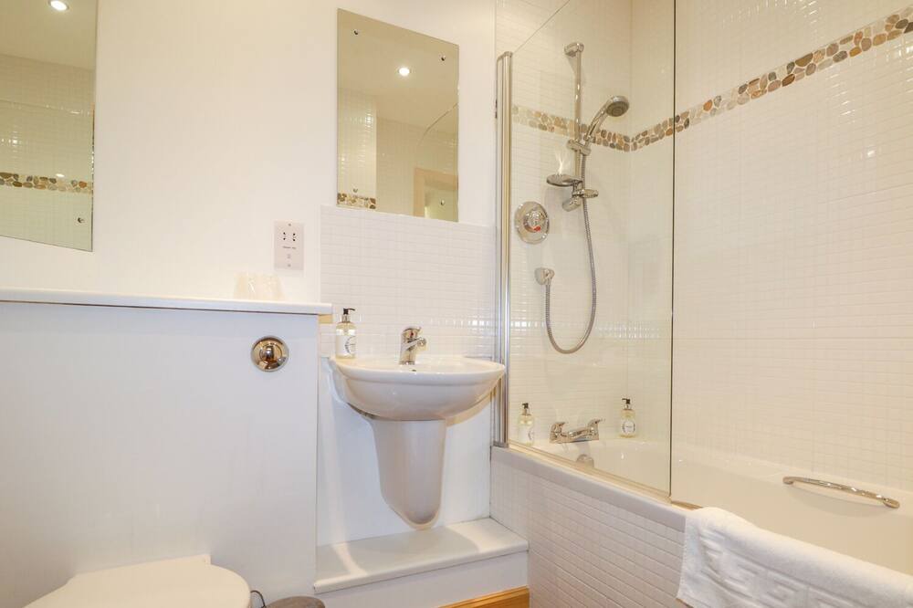 Photo of Bathroom in Hunspow