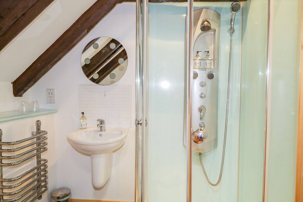 Photo of Bathroom in Hunspow