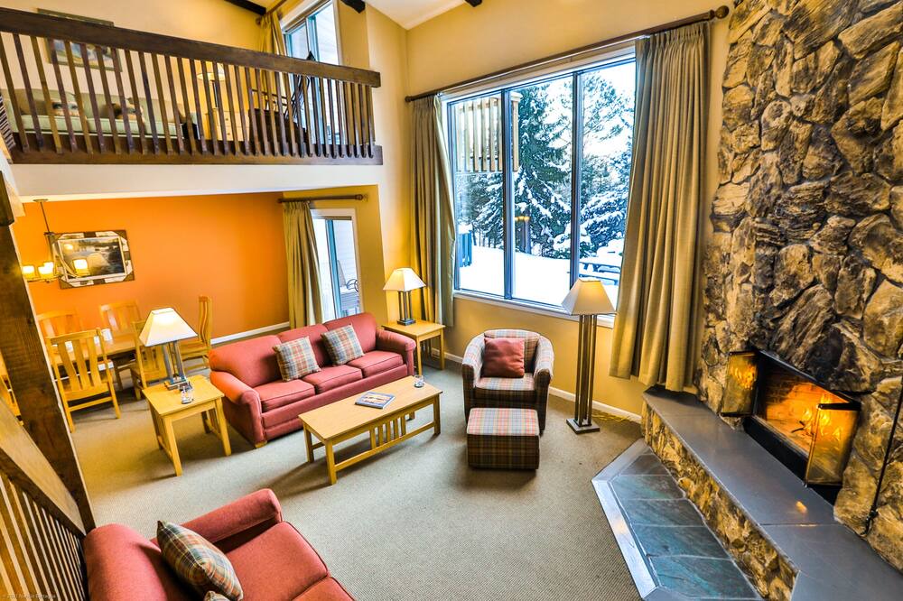 Photo of Livingroom in Lake Placid Club