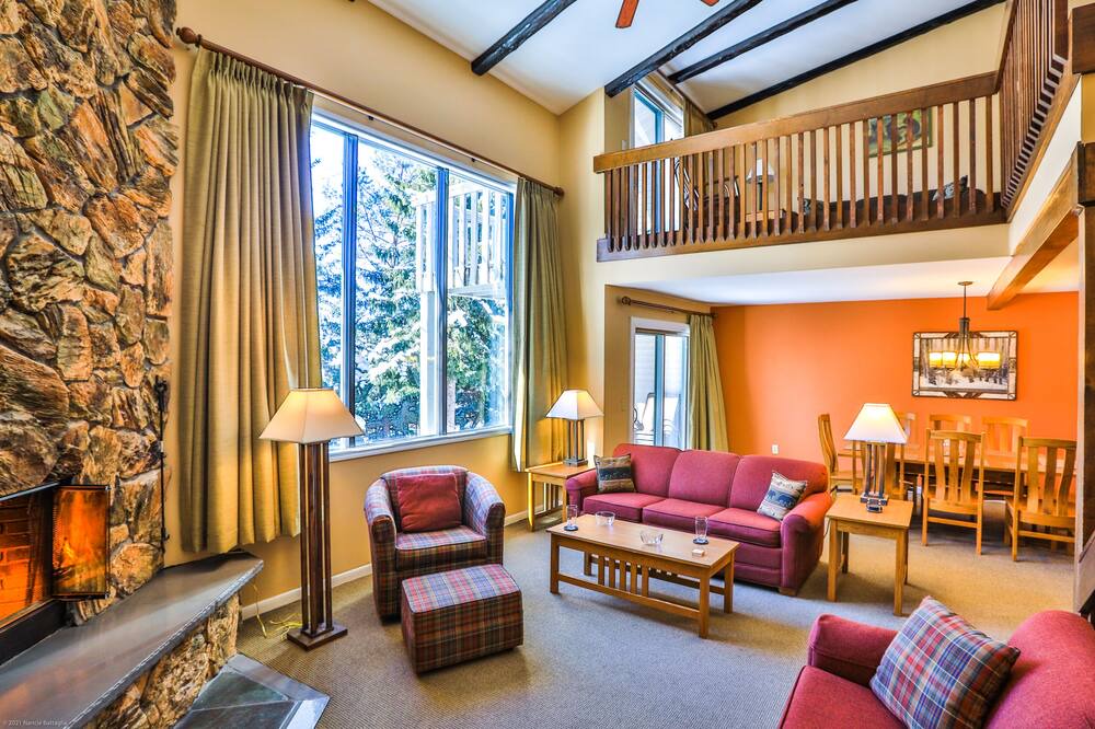 Photo of Livingroom in Lake Placid Club