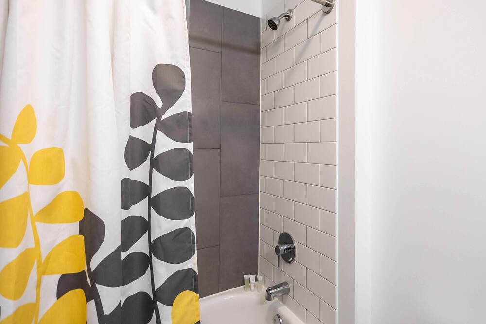 Photo of Bathroom in East Hyde Park