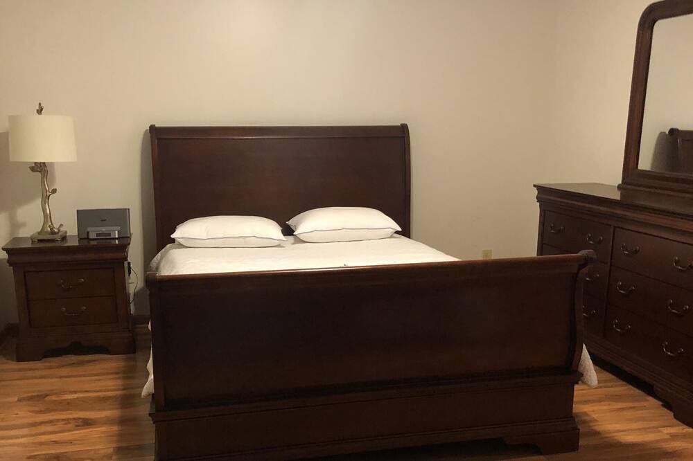 Photo of Bedroom in Conesus