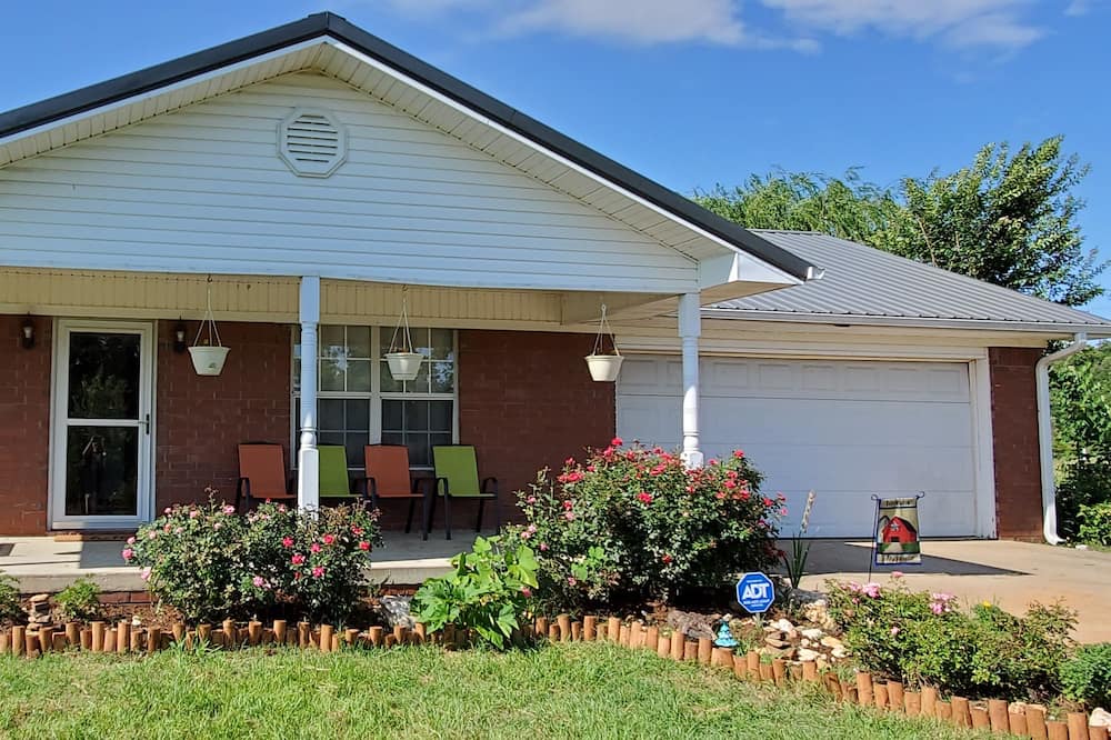 Photo of Outdoor in Coal Hill