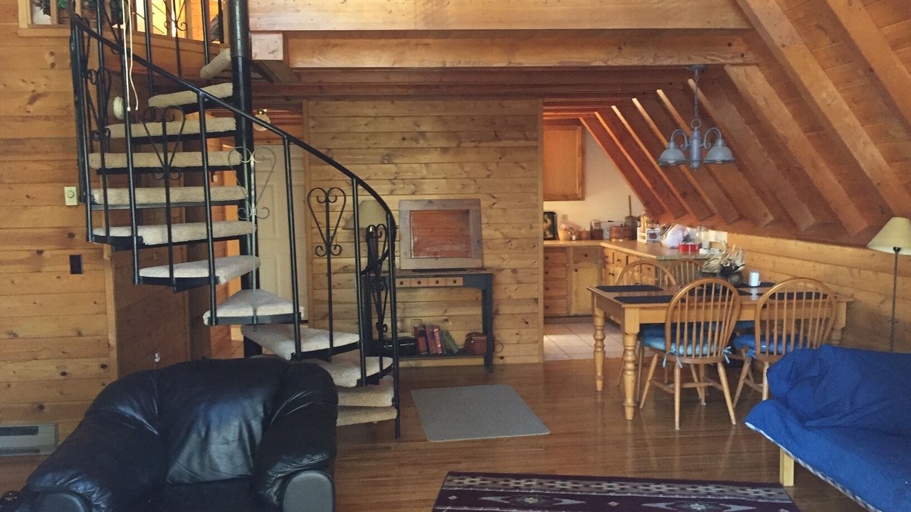 Photo of Livingroom in Montague
