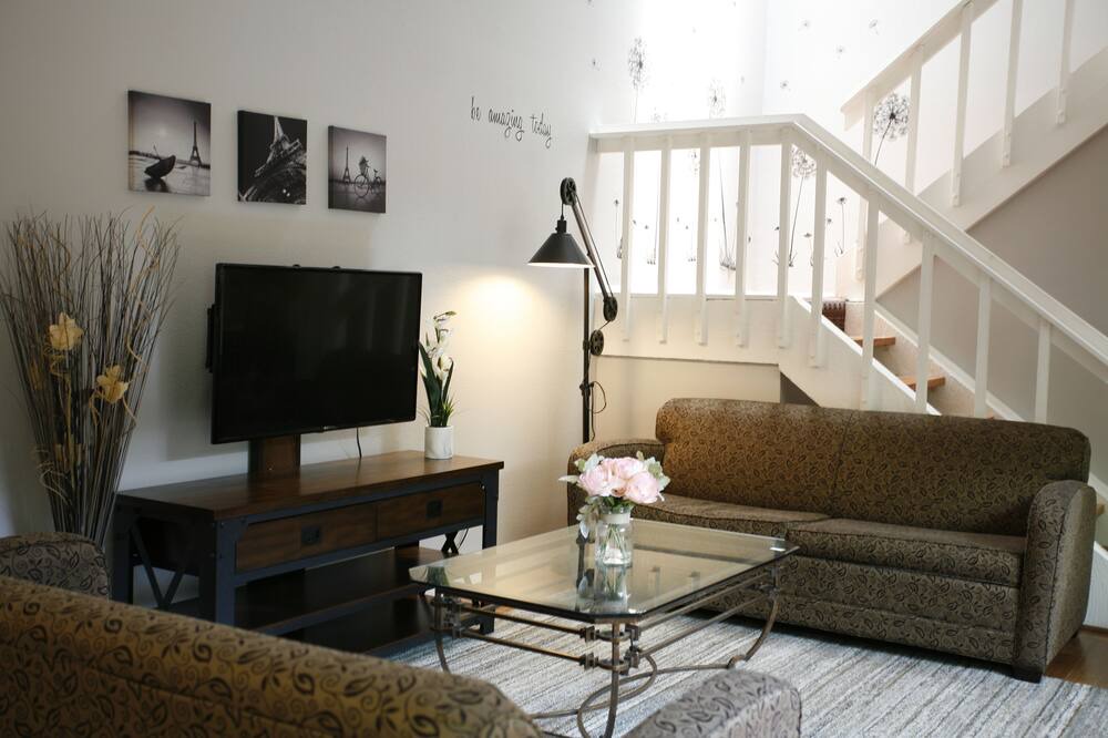 Photo of Livingroom in Clodine