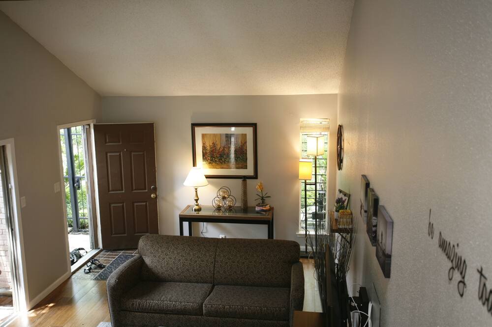 Photo of Livingroom in Clodine