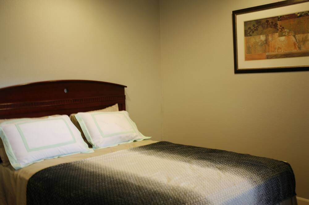 Photo of Bedroom in Clodine