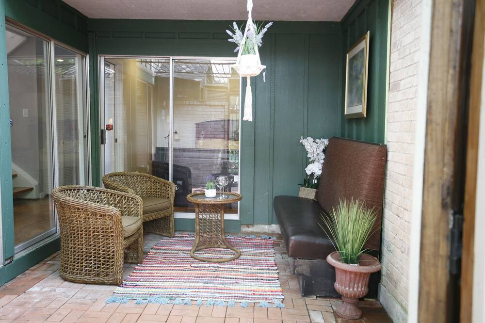Photo of Patio Balcony in Clodine