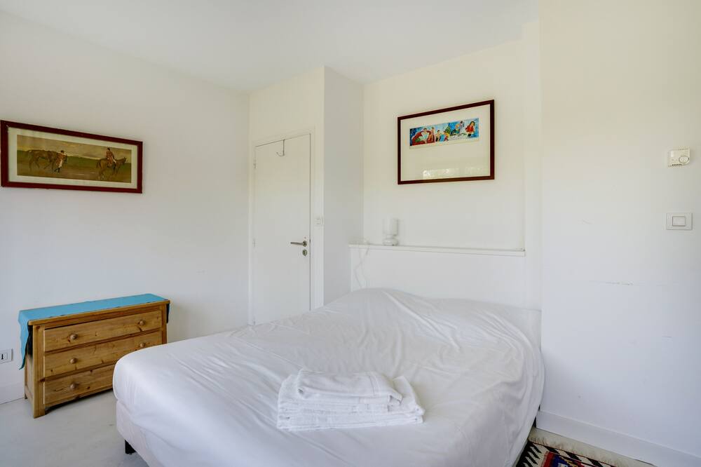 Photo of Bedroom in Larchant