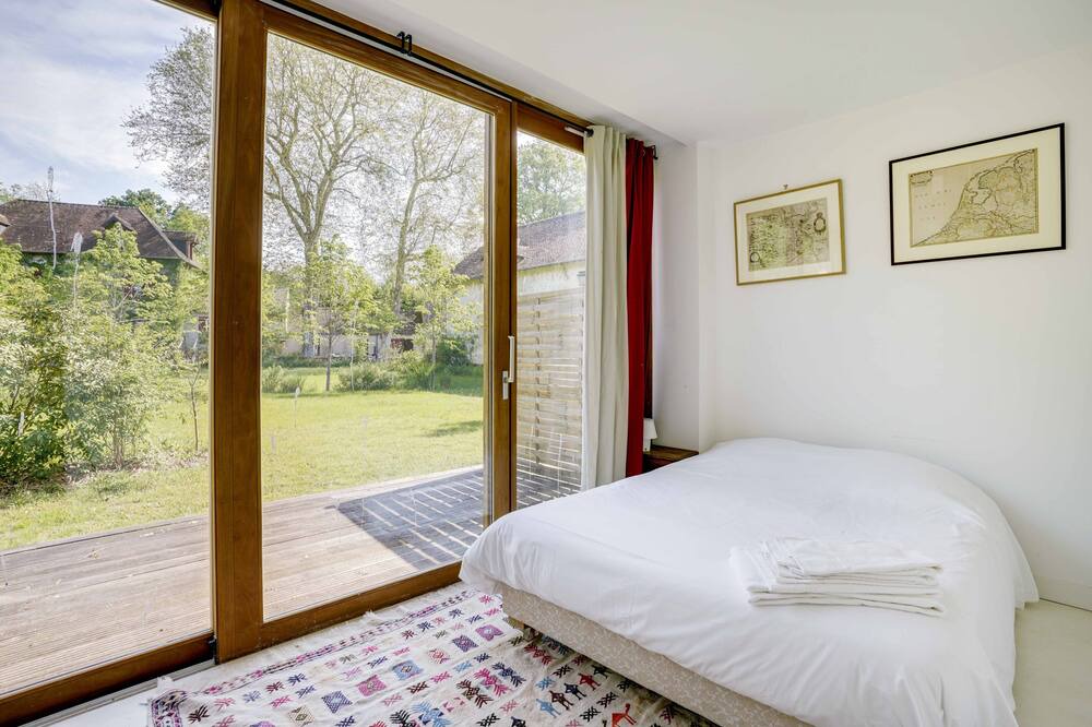 Photo of Bedroom in Larchant