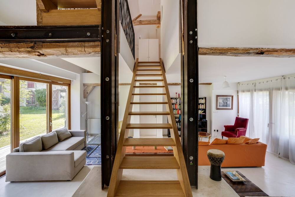 Photo of Livingroom in Larchant