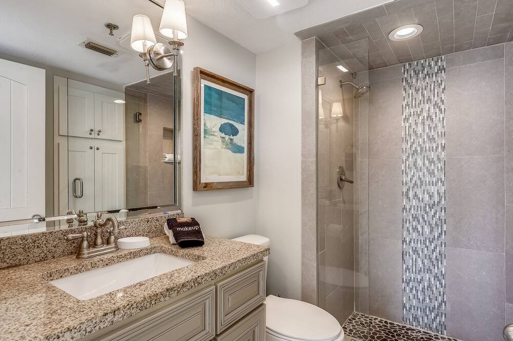 Photo of Bathroom in Holiday Isle