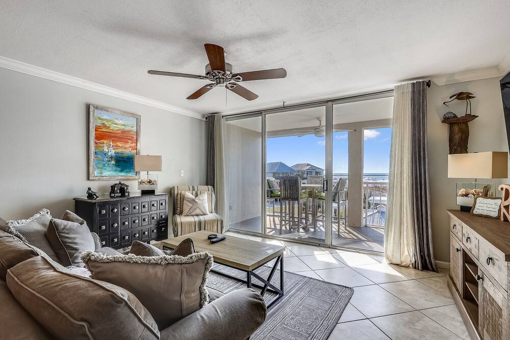 Photo of Livingroom in Holiday Isle