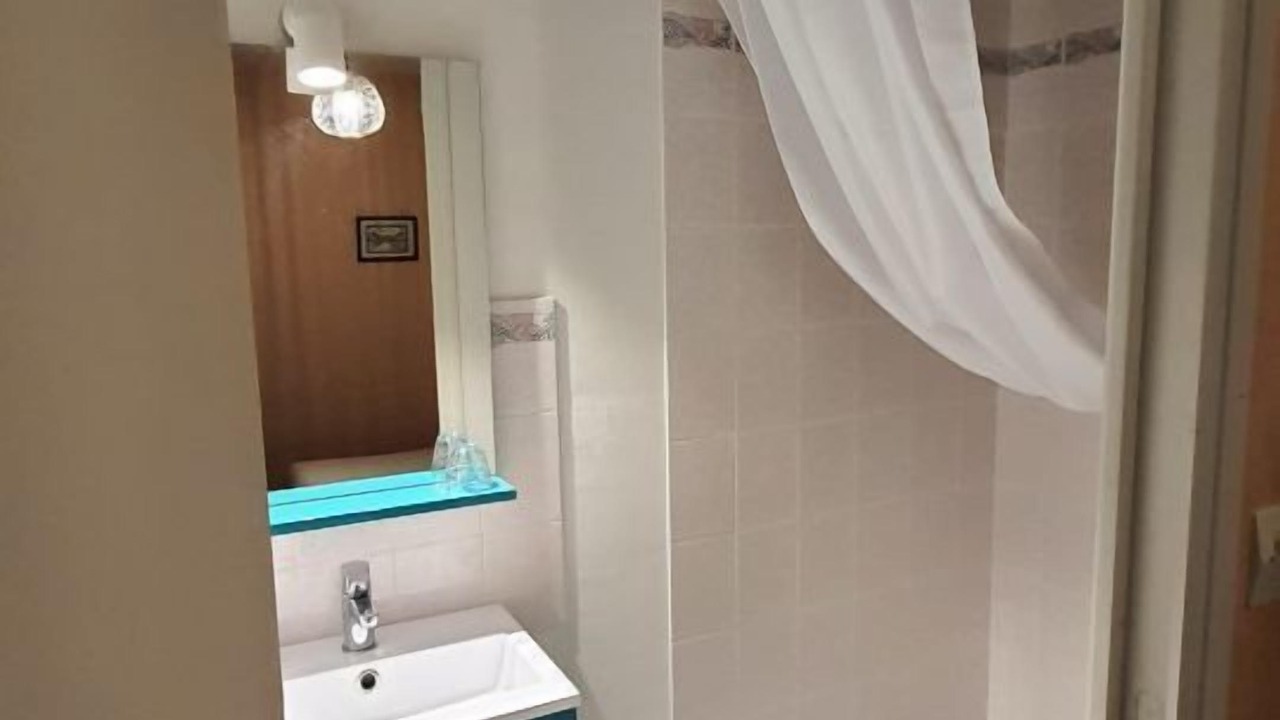 Photo of Bathroom in Oiron