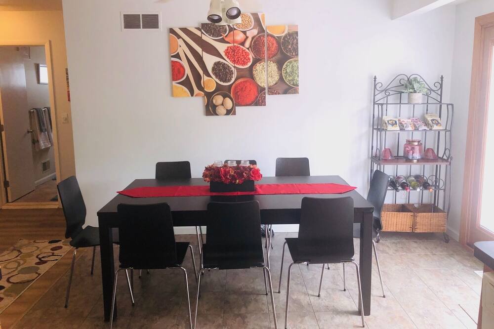 Photo of Livingroom in Royal Oak