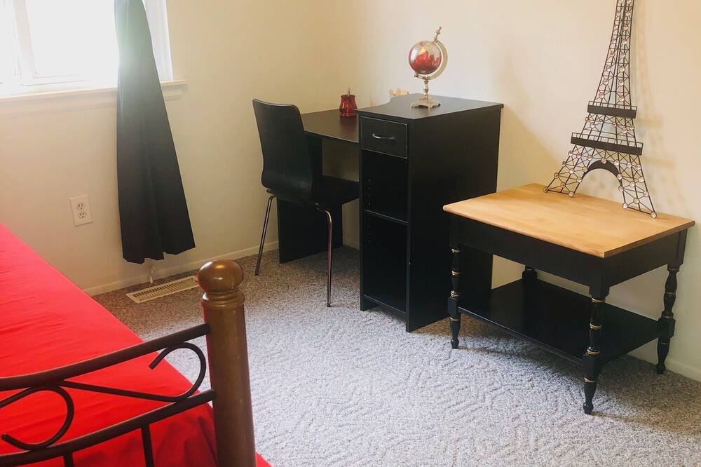 Photo of Bedroom in Royal Oak