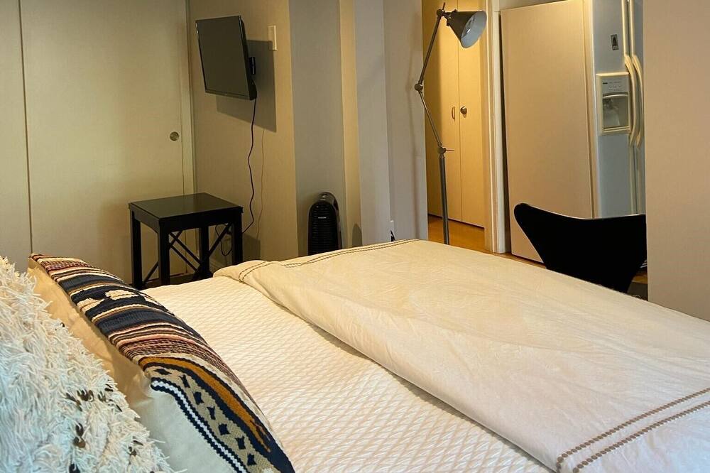 Photo of Bedroom in Lake Street