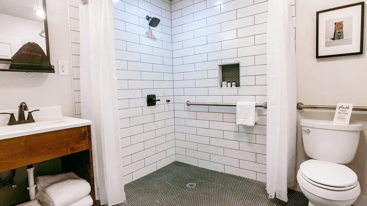 Photo of Bathroom in Stonewall
