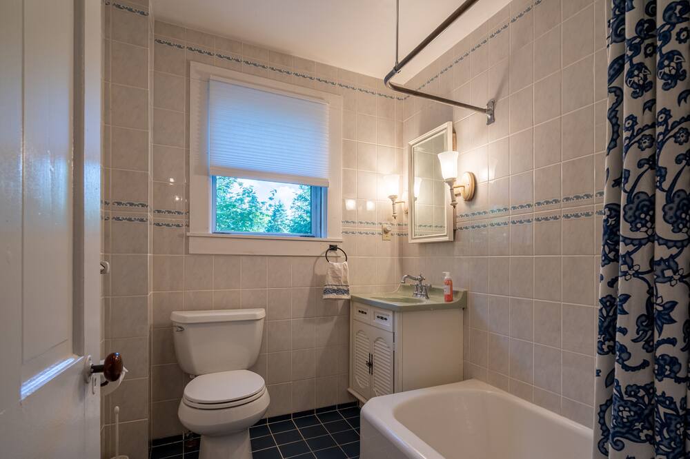 Photo of Bathroom in Hillcrest