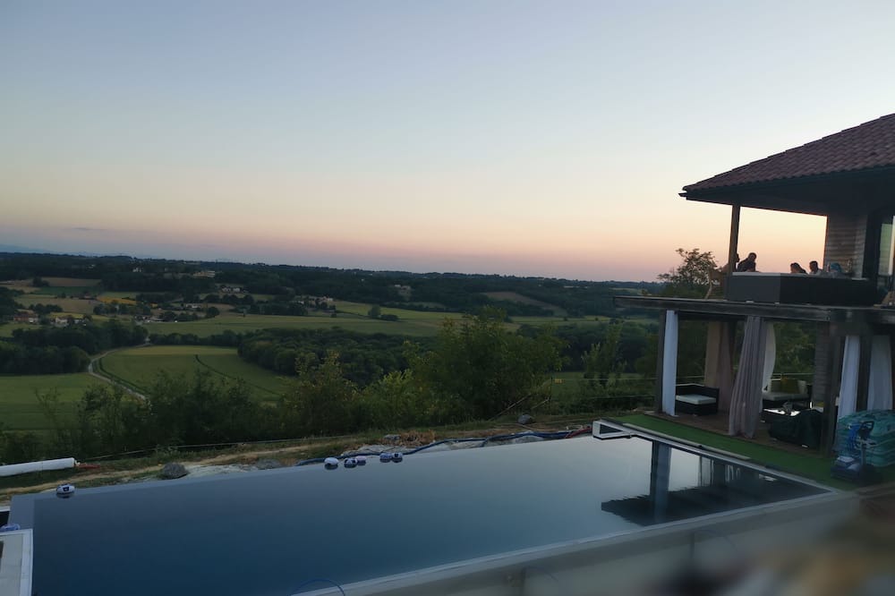 Photo of Outdoor in Pimbo