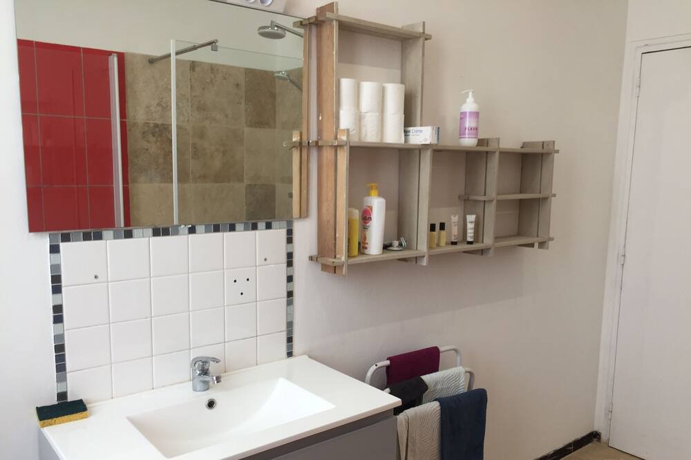 Photo of Bathroom in Aunay-sous-Auneau