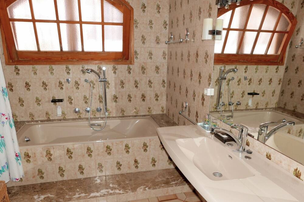 Photo of Bathroom in Llanca